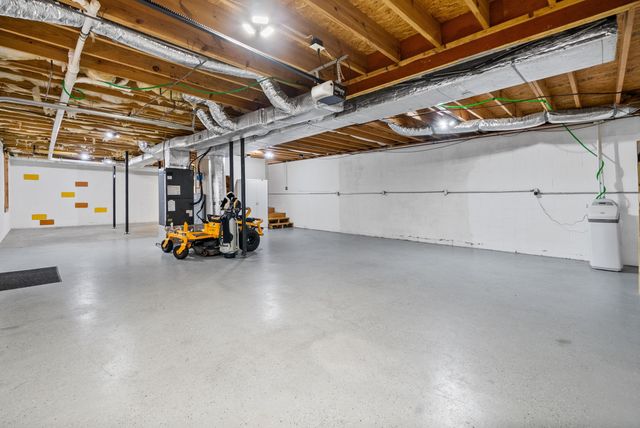 55 West Dr, Clarksville, TN 37040