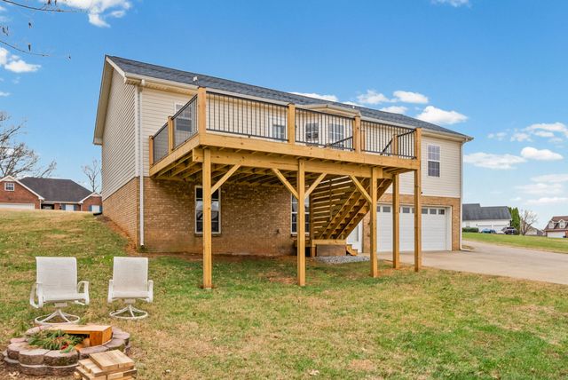 55 West Dr, Clarksville, TN 37040