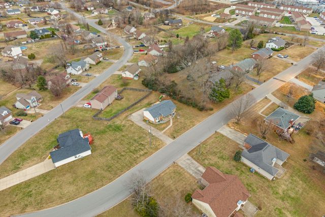 55 West Dr, Clarksville, TN 37040