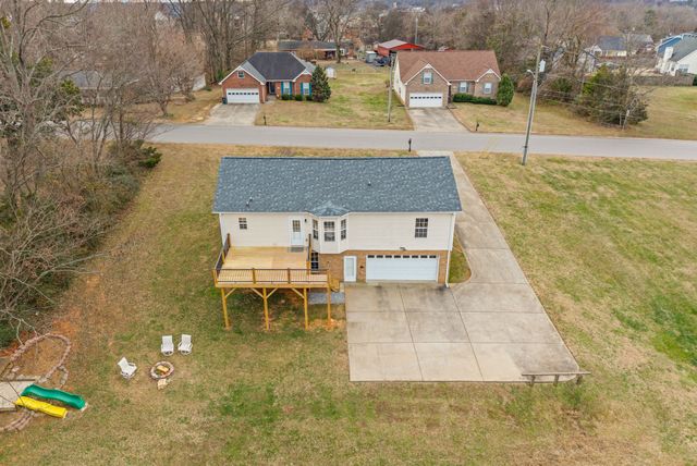55 West Dr, Clarksville, TN 37040