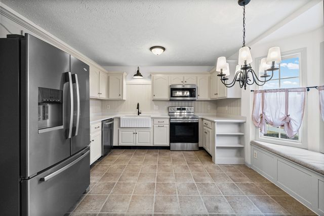 55 West Dr, Clarksville, TN 37040