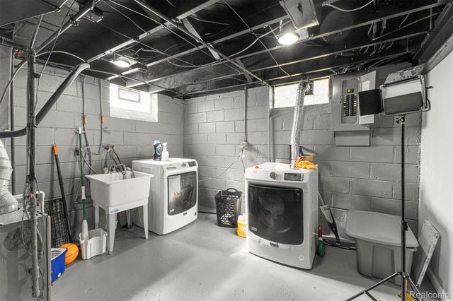 10053 Riverdale, Redford Charter Township, MI 48239