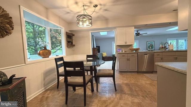1 PEAR TREE LN, Lafayette Hill, PA 19444