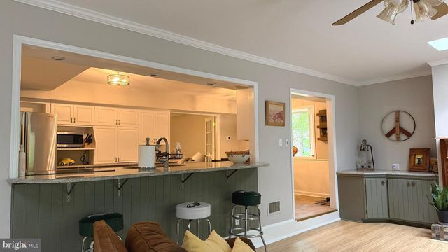 1 PEAR TREE LN, Lafayette Hill, PA 19444