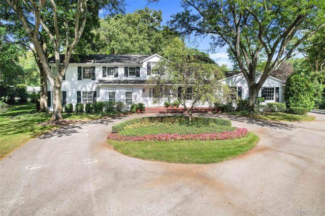 27220 Willowgreen Court, Franklin Village, MI 48025