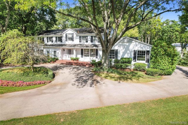 27220 Willowgreen Court, Franklin Village, MI 48025