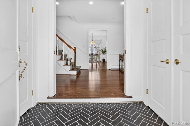 27220 Willowgreen Court, Franklin Village, MI 48025