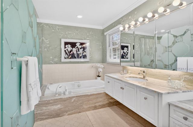 27220 Willowgreen Court, Franklin Village, MI 48025