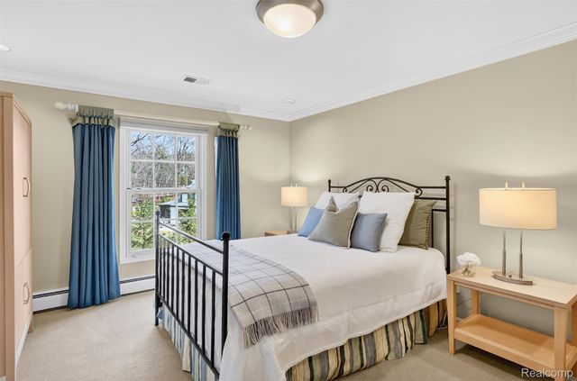 27220 Willowgreen Court, Franklin Village, MI 48025