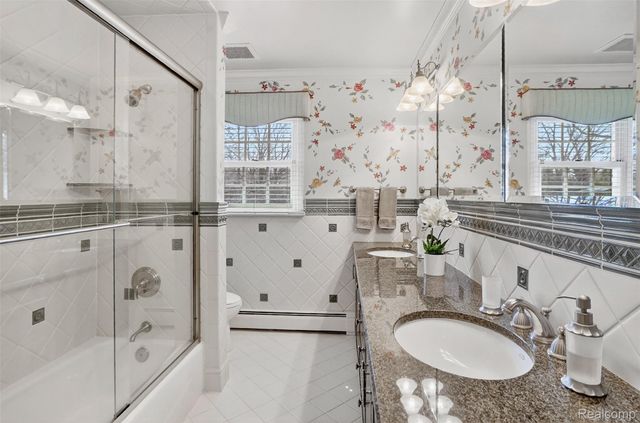 27220 Willowgreen Court, Franklin Village, MI 48025