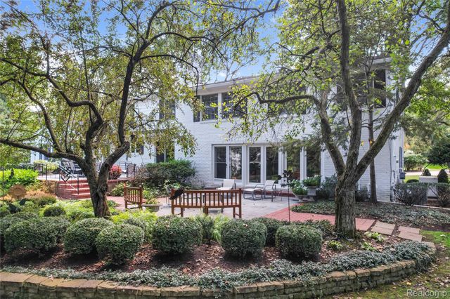 27220 Willowgreen Court, Franklin Village, MI 48025