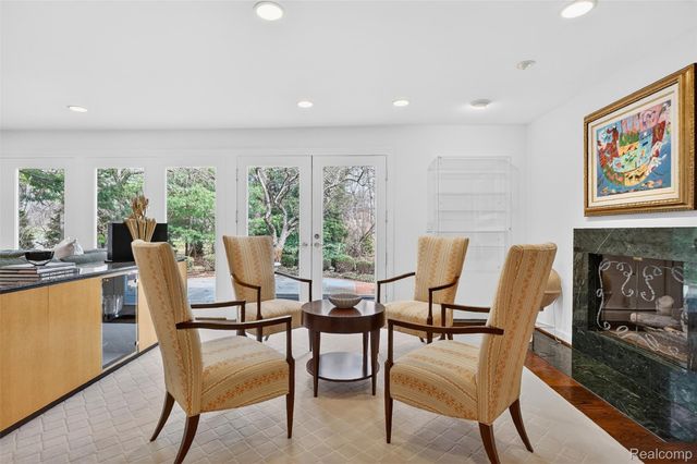 27220 Willowgreen Court, Franklin Village, MI 48025