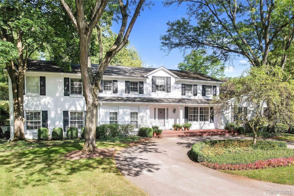 27220 Willowgreen Court, Franklin Village, MI 48025