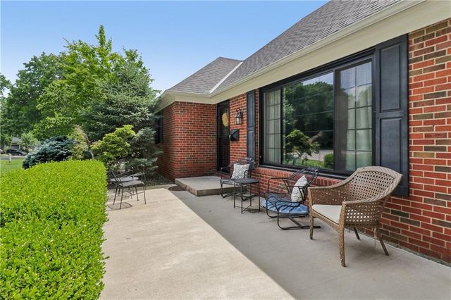 5218 Pawnee Drive, Roeland Park, KS 66205