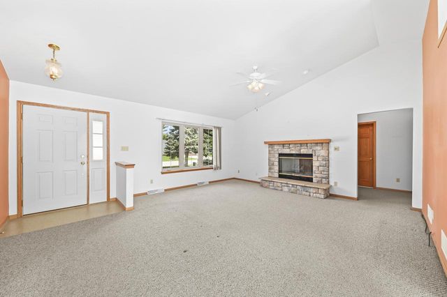 1271 Orchard CIRCLE, Oconomowoc, WI 53066