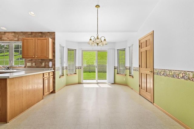 1271 Orchard CIRCLE, Oconomowoc, WI 53066