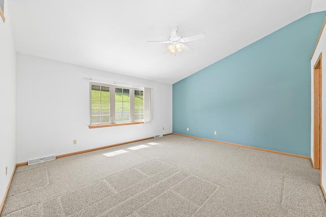 1271 Orchard CIRCLE, Oconomowoc, WI 53066