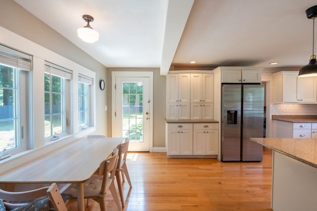 8 Lowell St, Billerica, MA 01862