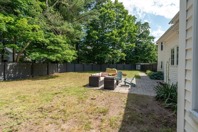 8 Lowell St, Billerica, MA 01862