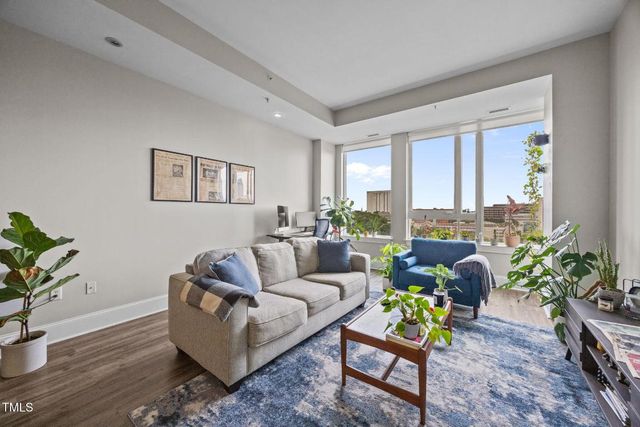 400 W North Street 1028, Raleigh, NC 27603