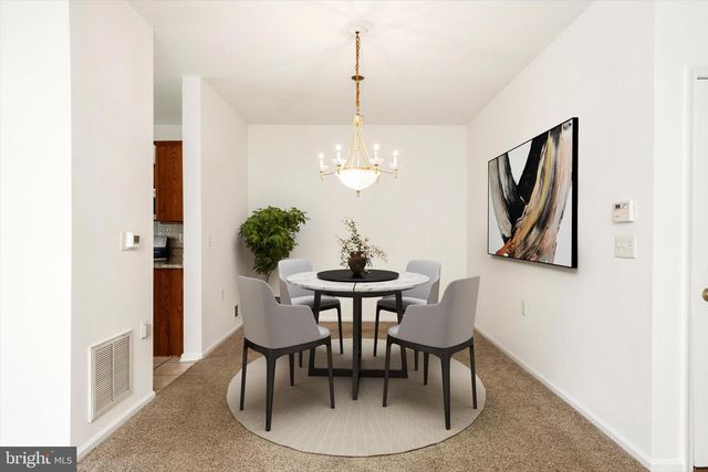 1 GOLDFINCH DR, Hamilton, NJ 08690