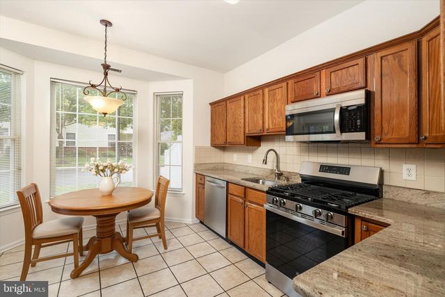 1 GOLDFINCH DR, Hamilton, NJ 08690