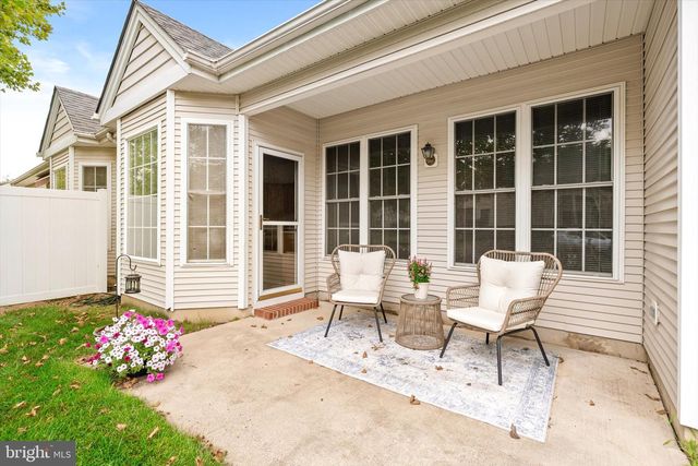 1 GOLDFINCH DR, Hamilton, NJ 08690