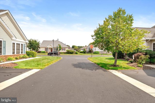 1 GOLDFINCH DR, Hamilton, NJ 08690