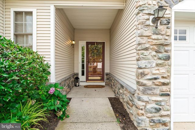 1 GOLDFINCH DR, Hamilton, NJ 08690