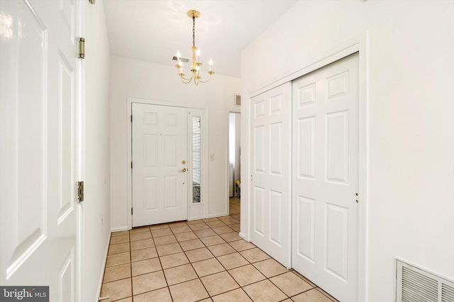 1 GOLDFINCH DR, Hamilton, NJ 08690