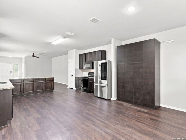 7222 Boxing Grove, San Antonio, TX 78244