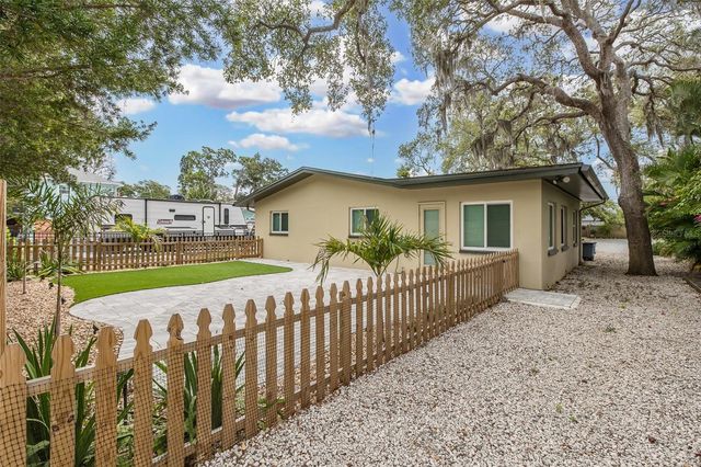 211 TIMBERLANE DRIVE, Palm Harbor, FL 34683