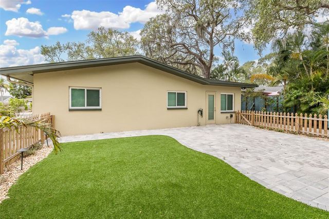 211 TIMBERLANE DRIVE, Palm Harbor, FL 34683