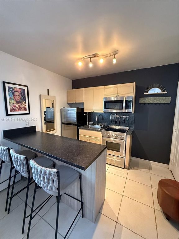 601 Michigan Ave 3, Miami Beach, FL 33139