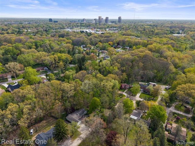 0000 Hunters Lane, Southfield, MI 48033