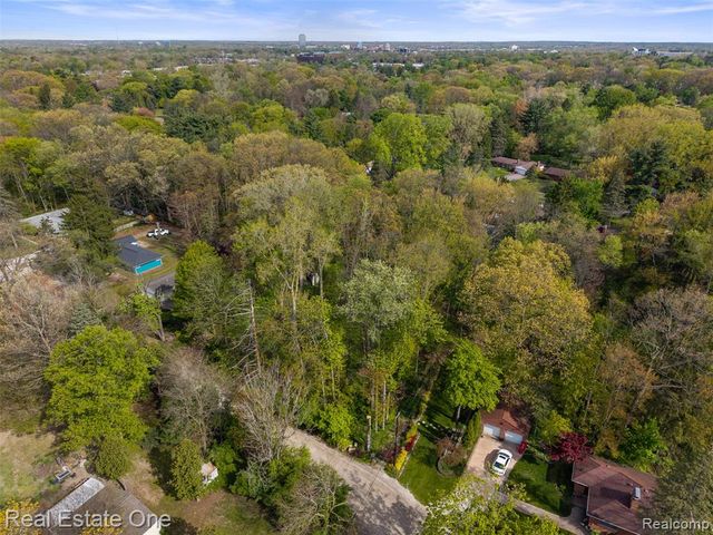 0000 Hunters Lane, Southfield, MI 48033