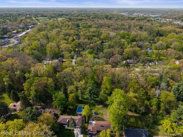 0000 Hunters Lane, Southfield, MI 48033