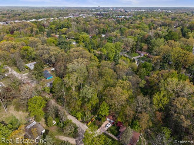 0000 Hunters Lane, Southfield, MI 48033