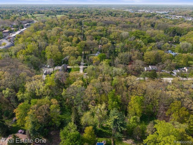 0000 Hunters Lane, Southfield, MI 48033