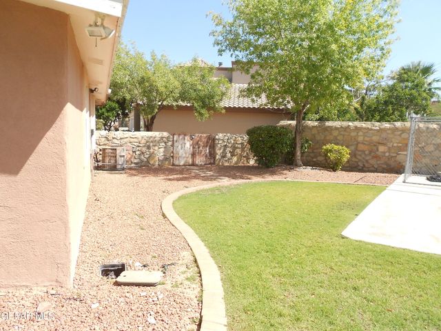 1201 BROWN RIDGE Place, El Paso, TX 79912