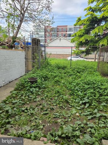 1351 CHRISTIAN ST, Philadelphia, PA 19147