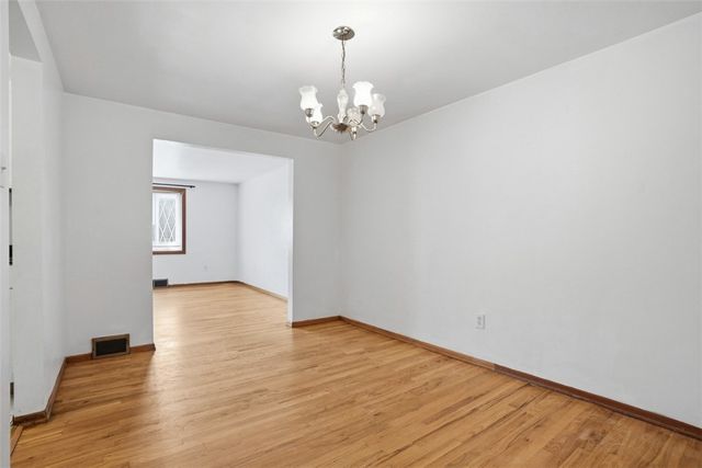 166 Glenhurst Dr, Verona, PA 15147
