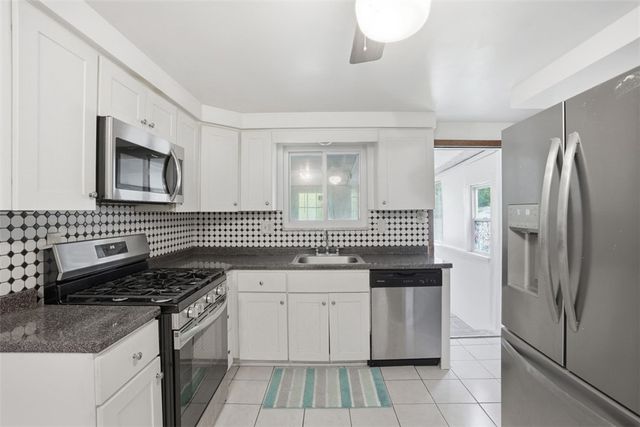 166 Glenhurst Dr, Verona, PA 15147