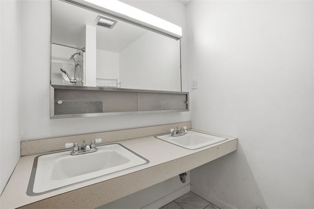 166 Glenhurst Dr, Verona, PA 15147