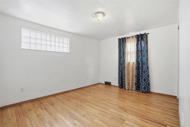 166 Glenhurst Dr, Verona, PA 15147