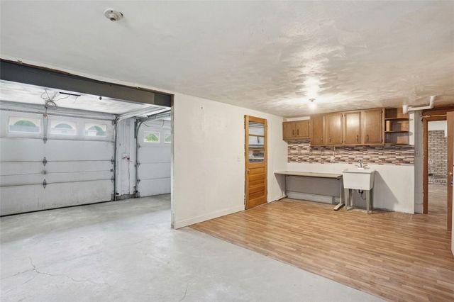 166 Glenhurst Dr, Verona, PA 15147