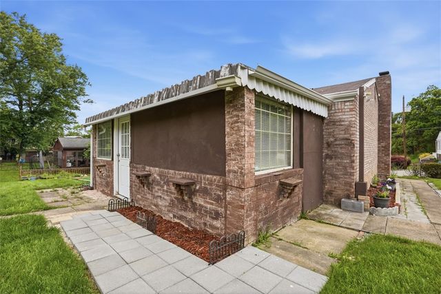 166 Glenhurst Dr, Verona, PA 15147