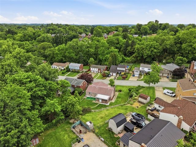 166 Glenhurst Dr, Verona, PA 15147