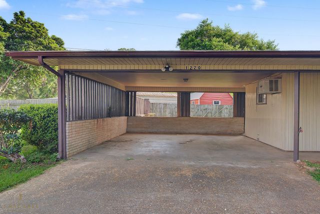 1220 Caroline Drive, Bossier City, LA 71112
