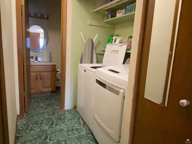 2108 Fox Meadows, Manhattan, KS 66503